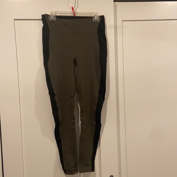 Spanx green & black leggings - Picture 2 of 5